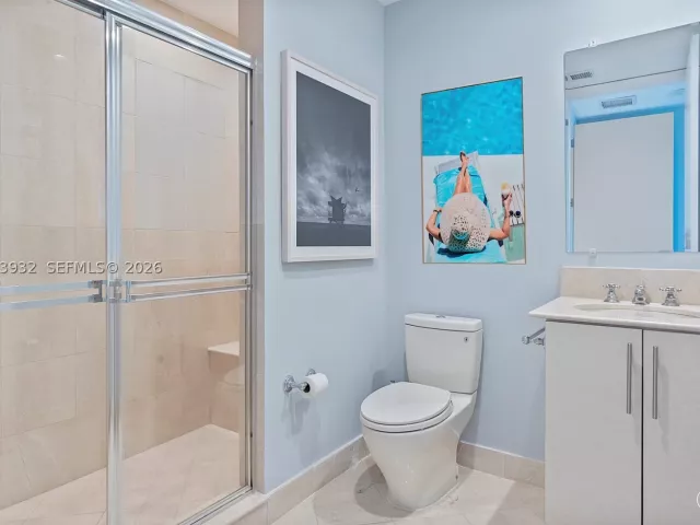 3-bedroom condo for sale in Miami Beach - 100 S Pointe Dr 506 - MondialRealty