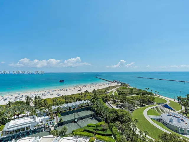 3-bedroom condo for sale in Miami Beach - 100 S Pointe Dr 506 - MondialRealty