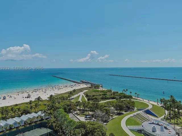 3-bedroom condo for sale in Miami Beach - 100 S Pointe Dr 506 - MondialRealty