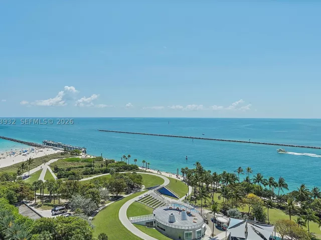 3-bedroom condo for sale in Miami Beach - 100 S Pointe Dr 506 - MondialRealty