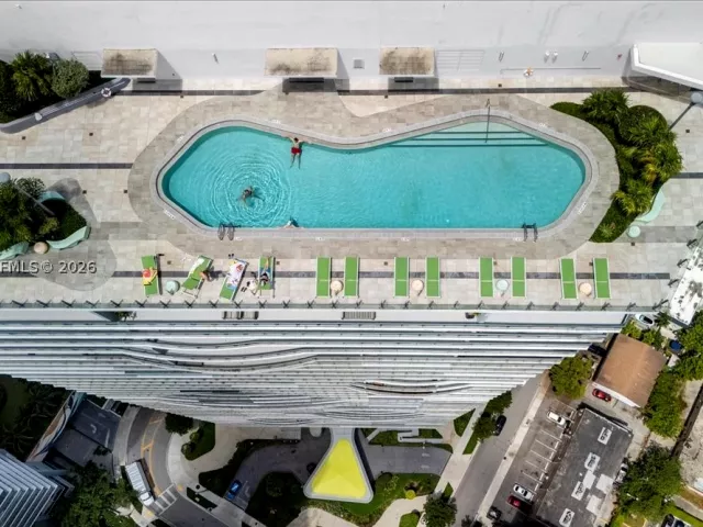 3-bedroom condo for sale in Miami - 501 NE 31st St 1201 - MondialRealty