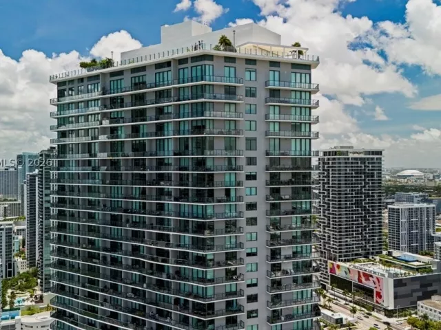 3-bedroom condo for sale in Miami - 501 NE 31st St 1201 - MondialRealty