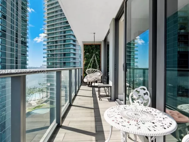 3-bedroom condo for sale in Miami - 501 NE 31st St 1201 - MondialRealty
