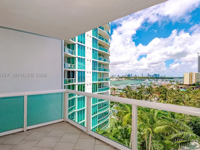 1-bedroom condo for rent in Miami Beach - 1000 S Pointe dr 906 - MondialRealty