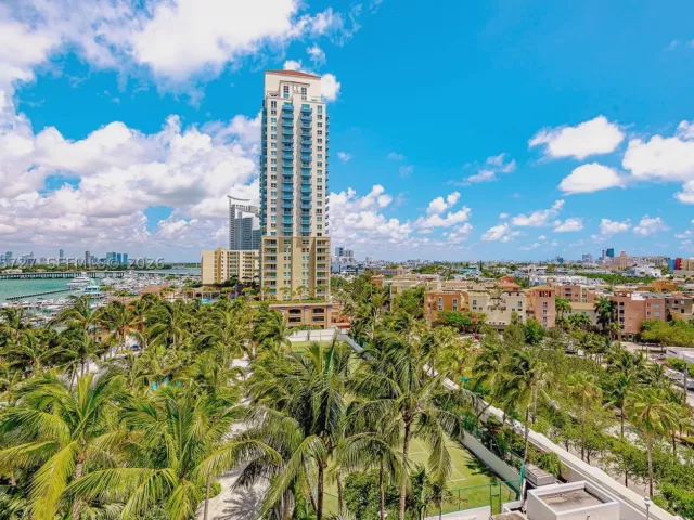1-bedroom condo for rent in Miami Beach - 1000 S Pointe dr 906 - MondialRealty