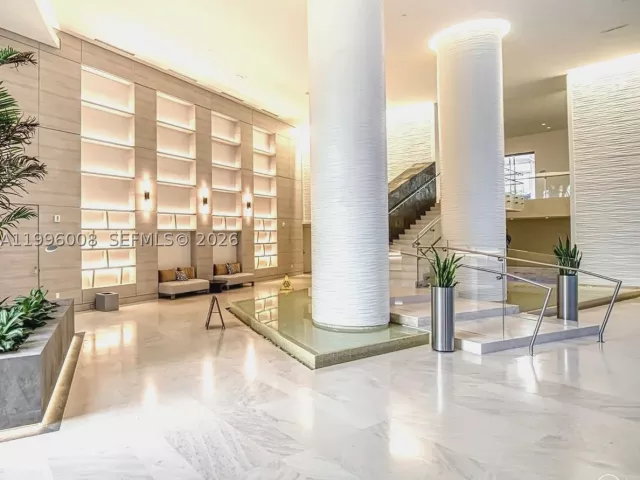 3-bedroom condo for rent in Sunny Isles Beach - 18201 Collins Ave 4305 - MondialRealty