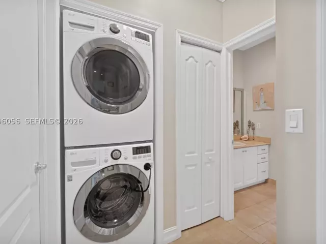 3-bedroom home for sale in Aventura - 18345 NE 30th Pl 18345 - MondialRealty