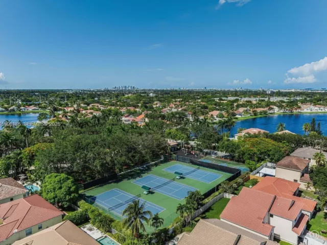 3-bedroom home for rent in Hollywood - 4938 SW 33rd Way - MondialRealty