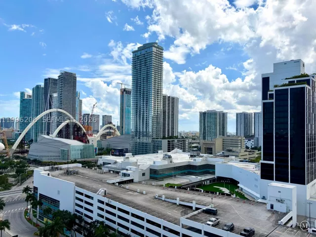 2-bedroom condo for rent in Miami - 1717 N Bayshore Dr A-2254 - MondialRealty