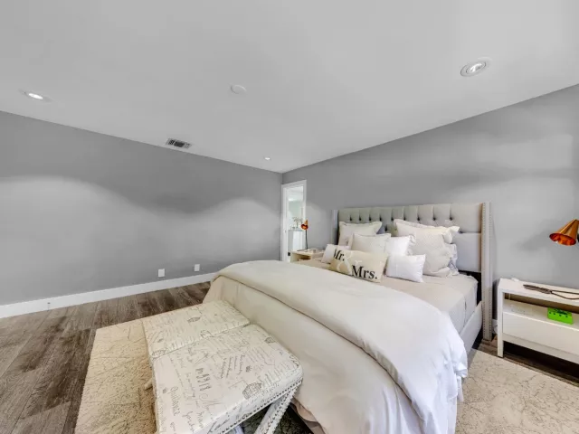 4-bedroom home for sale in Pompano Beach - 908 Cypress Grove Drive - MondialRealty