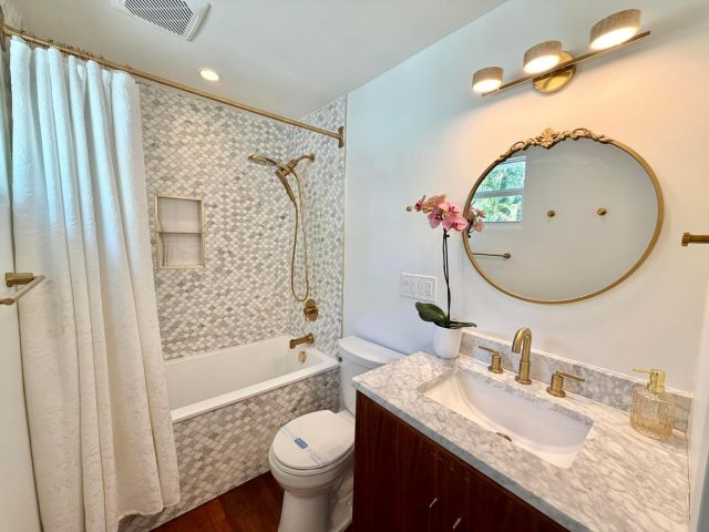 4-bedroom home for sale in West Palm Beach - 1605 Georgia Avenue - MondialRealty