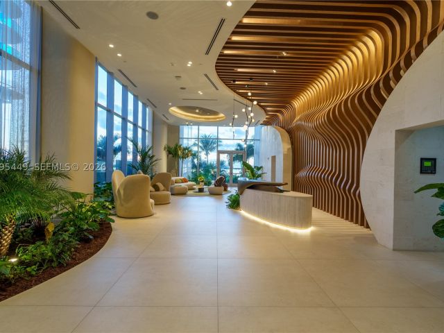 6-bedroom condo for sale in Miami - 700 NE 24th Street ST PHM 6001 - MondialRealty