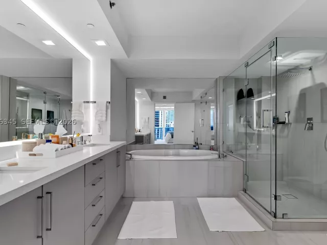 3-bedroom condo for rent in Hallandale Beach - 1830 S Ocean Dr 1501 - MondialRealty