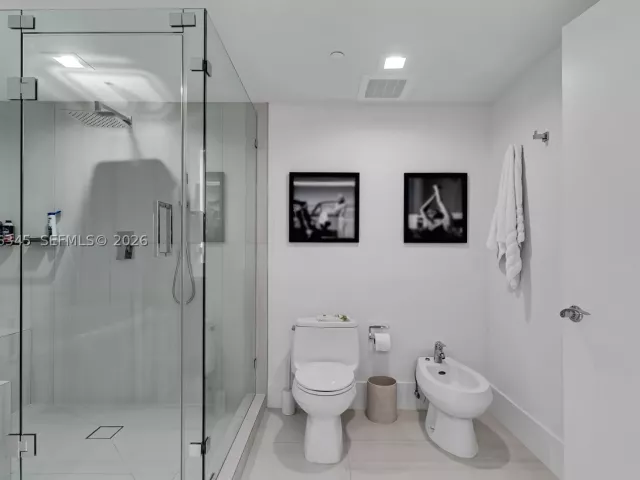 3-bedroom condo for rent in Hallandale Beach - 1830 S Ocean Dr 1501 - MondialRealty
