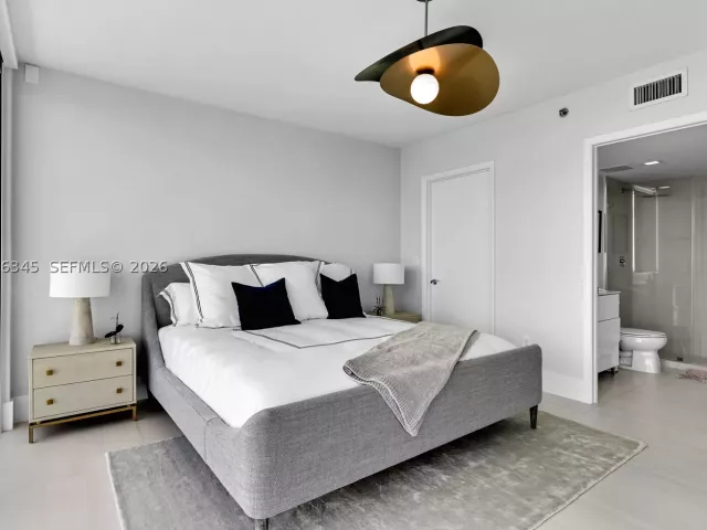 3-bedroom condo for rent in Hallandale Beach - 1830 S Ocean Dr 1501 - MondialRealty