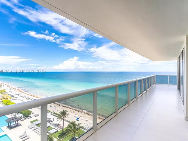 3-bedroom condo for rent in Hallandale Beach - 1830 S Ocean Dr 1501 - MondialRealty