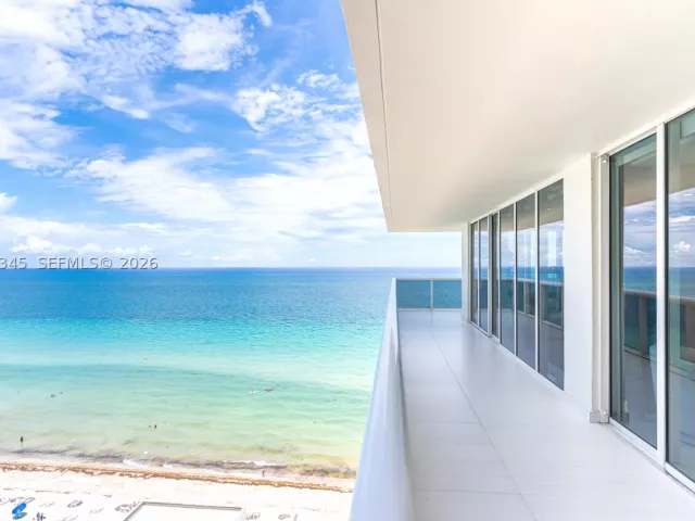 3-bedroom condo for rent in Hallandale Beach - 1830 S Ocean Dr 1501 - MondialRealty