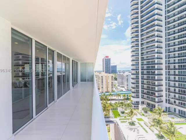 3-bedroom condo for rent in Hallandale Beach - 1830 S Ocean Dr 1501 - MondialRealty