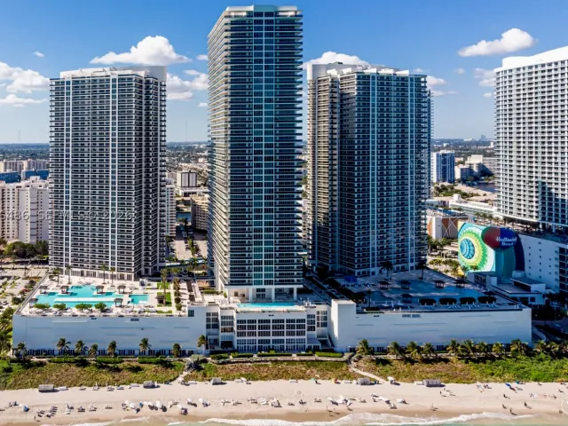 2-bedroom condo for rent in Hallandale Beach - 1830 S Ocean Dr 2608 - MondialRealty