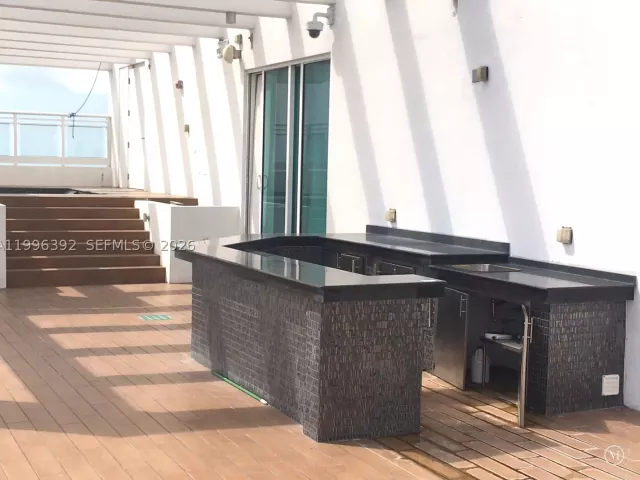 4-bedroom condo for sale in Miami - 900 Brickell Key Blvd PH3403 - MondialRealty