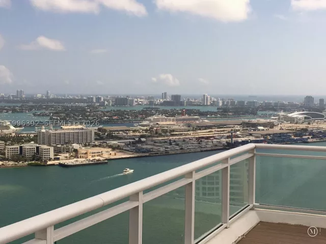 4-bedroom condo for sale in Miami - 900 Brickell Key Blvd PH3403 - MondialRealty