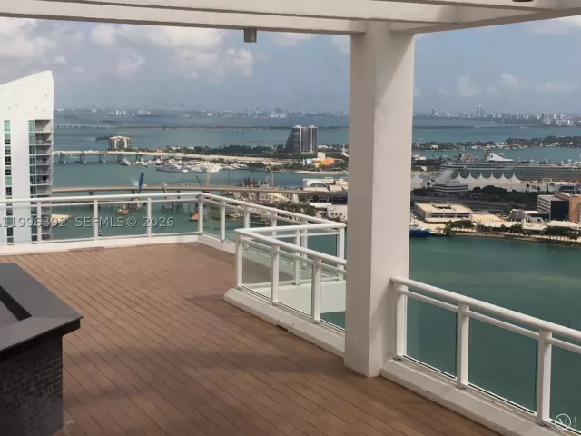4-bedroom condo for sale in Miami - 900 Brickell Key Blvd PH3403 - MondialRealty