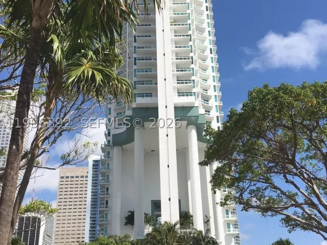 4-bedroom condo for sale in Miami - 900 Brickell Key Blvd PH3403 - MondialRealty