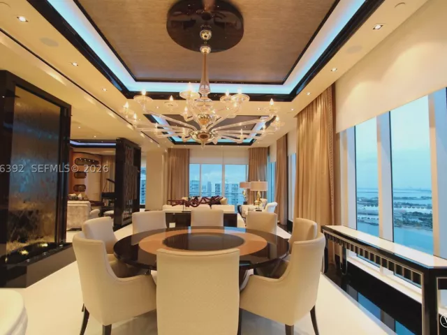 4-bedroom condo for sale in Miami - 900 Brickell Key Blvd PH3403 - MondialRealty