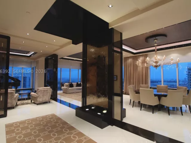 4-bedroom condo for sale in Miami - 900 Brickell Key Blvd PH3403 - MondialRealty