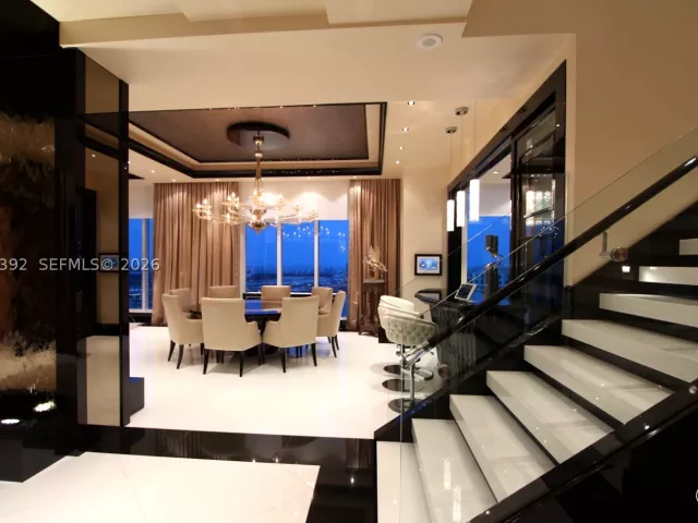4-bedroom condo for sale in Miami - 900 Brickell Key Blvd PH3403 - MondialRealty