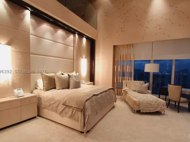 4-bedroom condo for sale in Miami - 900 Brickell Key Blvd PH3403 - MondialRealty