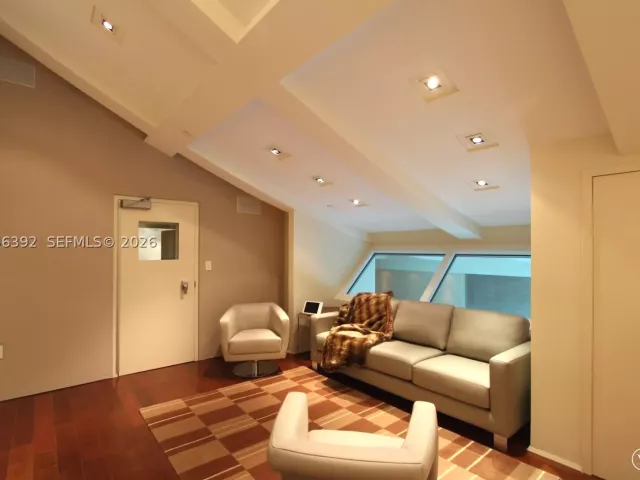 4-bedroom condo for sale in Miami - 900 Brickell Key Blvd PH3403 - MondialRealty