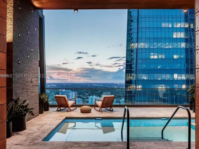 2-bedroom condo for sale in Miami - 1451 Brickell Ave 4301 - MondialRealty