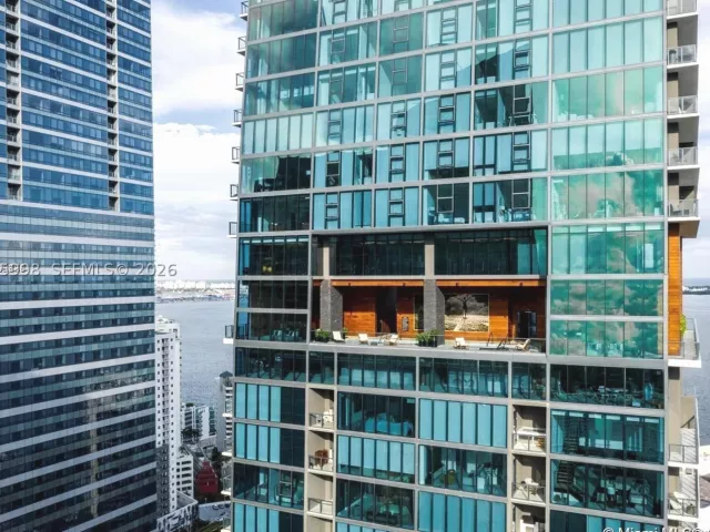 2-bedroom condo for sale in Miami - 1451 Brickell Ave 4301 - MondialRealty