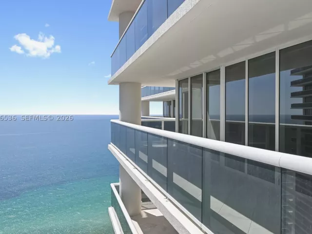 2-bedroom condo for rent in Hallandale Beach - 1850 S Ocean Dr 3510 - MondialRealty