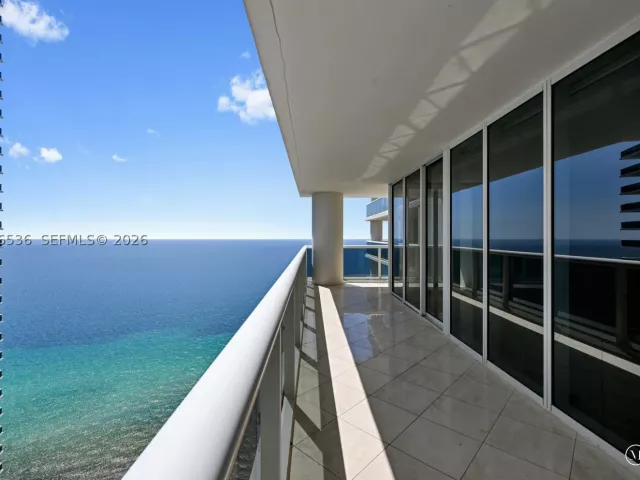 2-bedroom condo for rent in Hallandale Beach - 1850 S Ocean Dr 3510 - MondialRealty