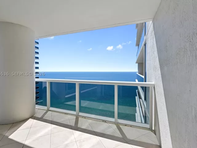 2-bedroom condo for rent in Hallandale Beach - 1850 S Ocean Dr 3510 - MondialRealty