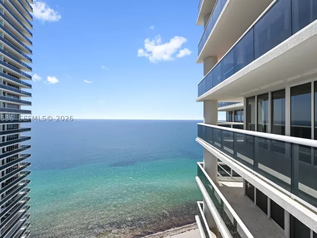 2-bedroom condo for rent in Hallandale Beach - 1850 S Ocean Dr 3510 - MondialRealty