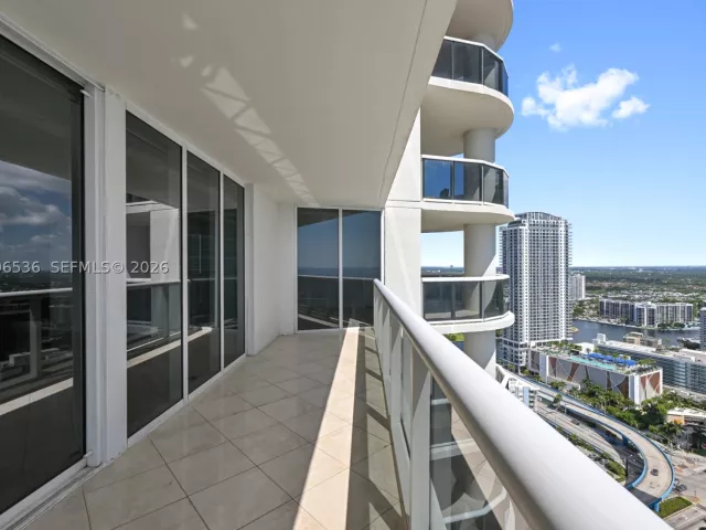 2-bedroom condo for rent in Hallandale Beach - 1850 S Ocean Dr 3510 - MondialRealty