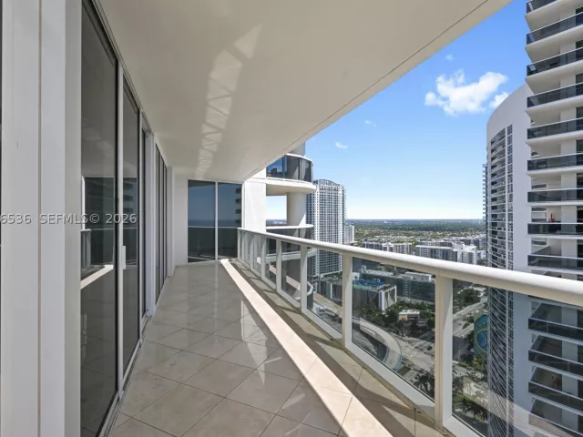 2-bedroom condo for rent in Hallandale Beach - 1850 S Ocean Dr 3510 - MondialRealty