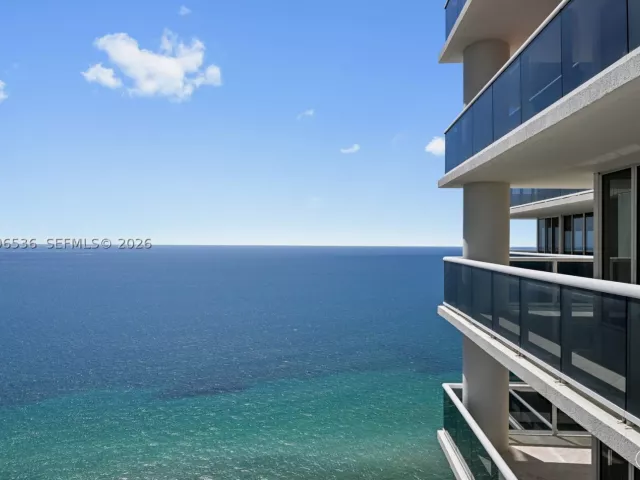 2-bedroom condo for rent in Hallandale Beach - 1850 S Ocean Dr 3510 - MondialRealty