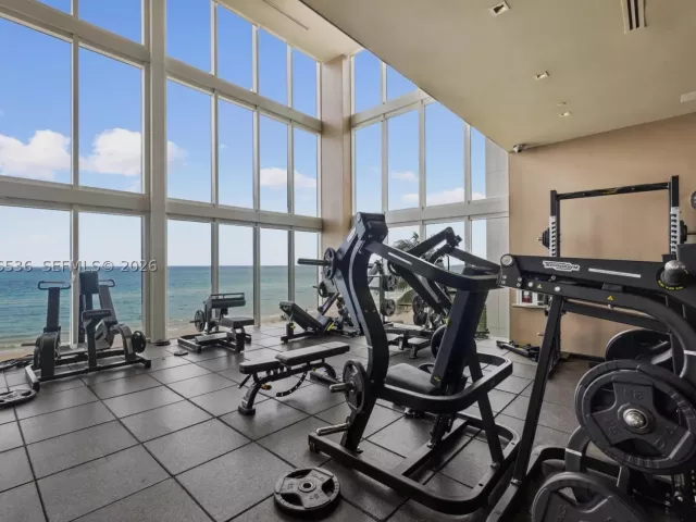 2-bedroom condo for rent in Hallandale Beach - 1850 S Ocean Dr 3510 - MondialRealty
