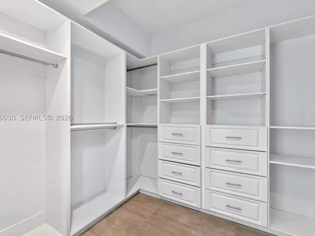 4-bedroom condo for sale in Hollywood - 3951 S Ocean Dr 1803 - MondialRealty
