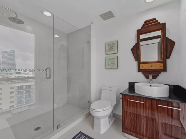 4-bedroom condo for sale in Hollywood - 3951 S Ocean Dr 1803 - MondialRealty