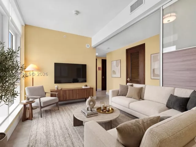 4-bedroom condo for sale in Hollywood - 3951 S Ocean Dr 1803 - MondialRealty