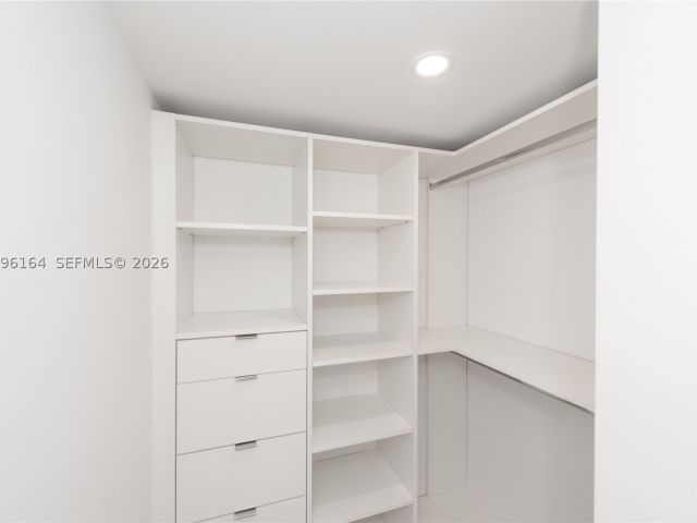 2-bedroom condo for sale in Key Biscayne - 151 Crandon Blvd 241 - MondialRealty