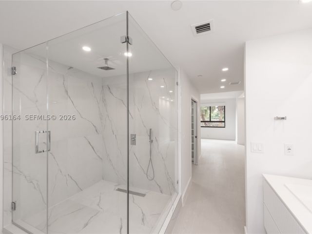 2-bedroom condo for sale in Key Biscayne - 151 Crandon Blvd 241 - MondialRealty