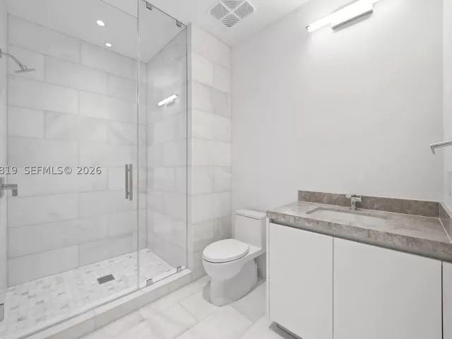 4-bedroom condo for sale in Miami - 175 SE 25th Road 3102 - MondialRealty