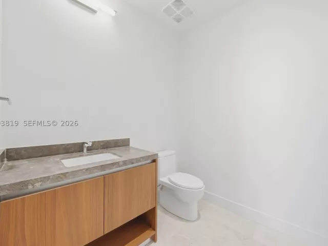 4-bedroom condo for sale in Miami - 175 SE 25th Road 3102 - MondialRealty
