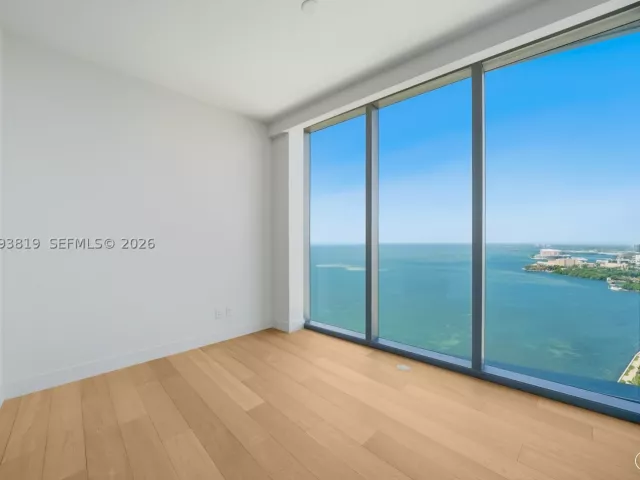 4-bedroom condo for sale in Miami - 175 SE 25th Road 3102 - MondialRealty